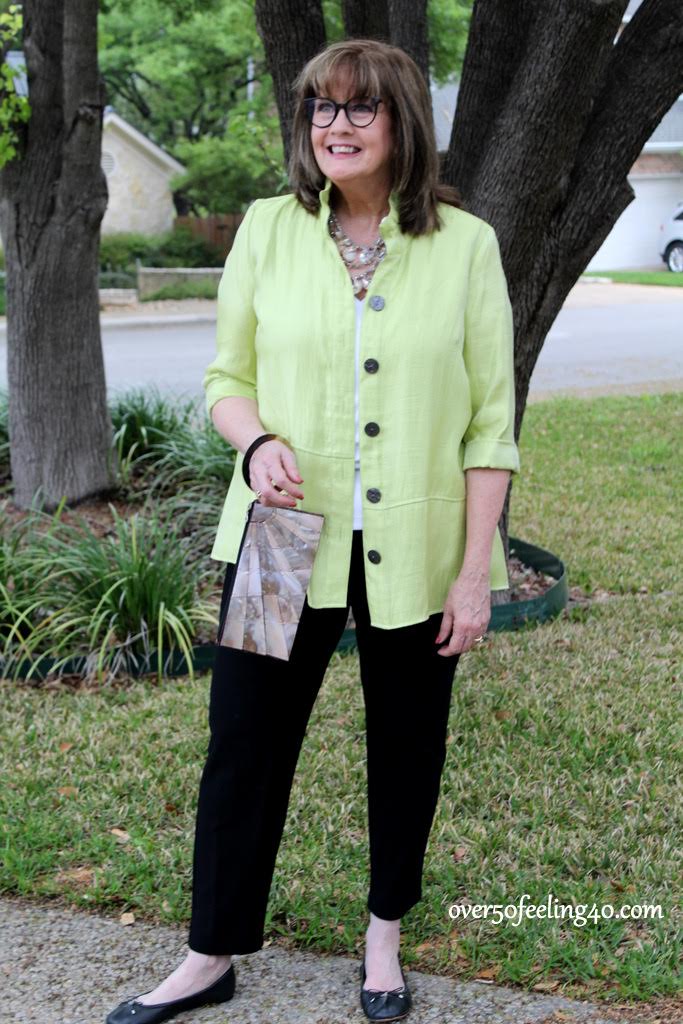 How Women Over 50 Can Wear A Spring Jacket