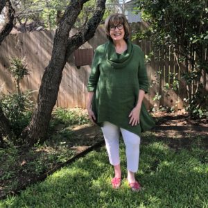 Green Linen Tunic on Over 50 Feeling 40