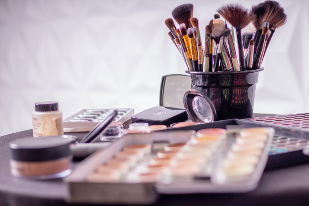 How older women wear makeup on Over 50 Veeling 40