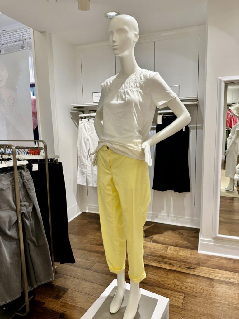 Style Tips: how to style yellow chino pants