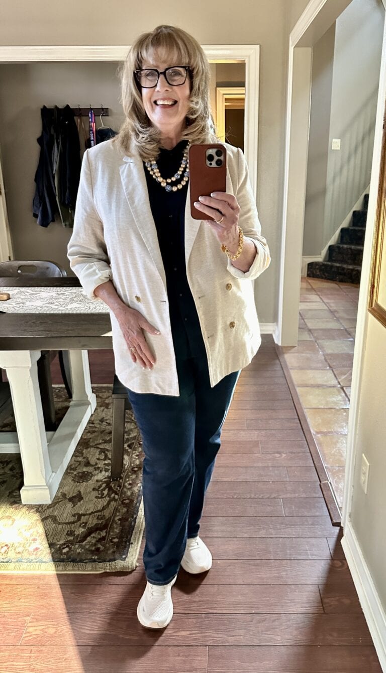 Spring Chic Outfits: Navy & Cream